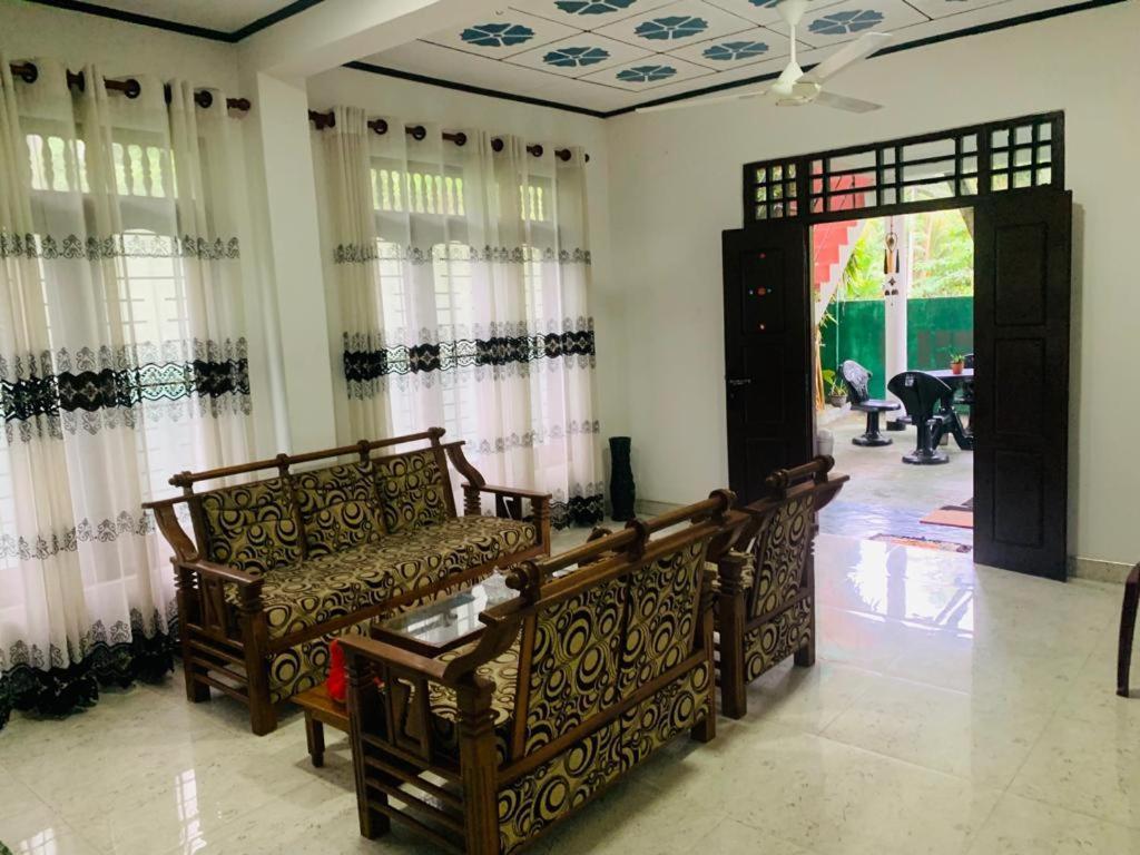 Indusara Villa เบนโตตา ภายนอก รูปภาพ
